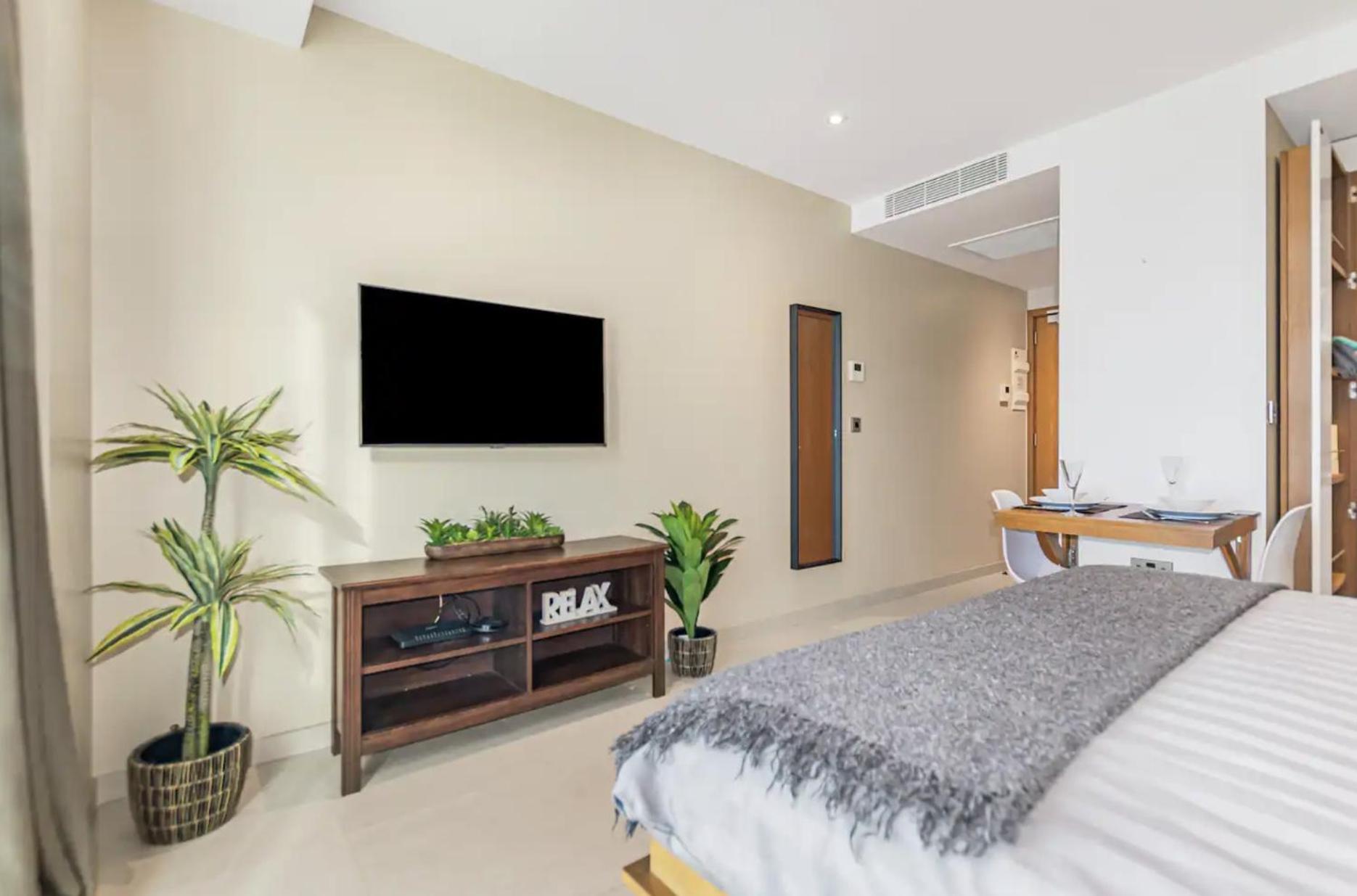West One Studio Apartments Gibraltar Exterior photo